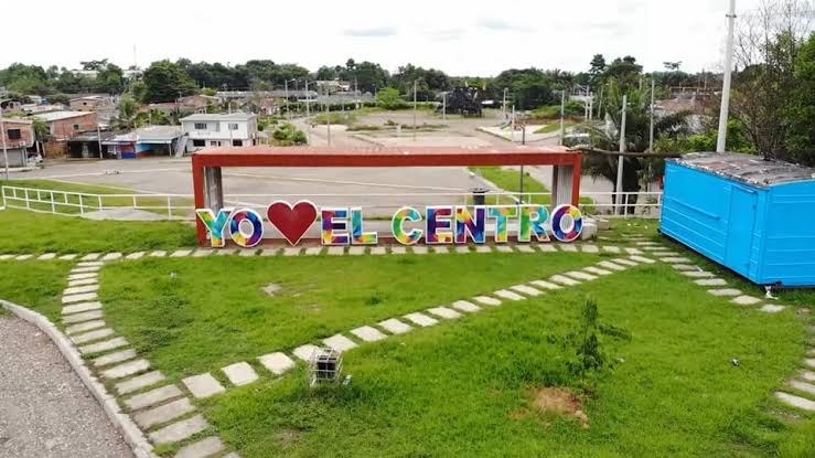 Letrero Yo amo El Centro en el parque del corregimiento
